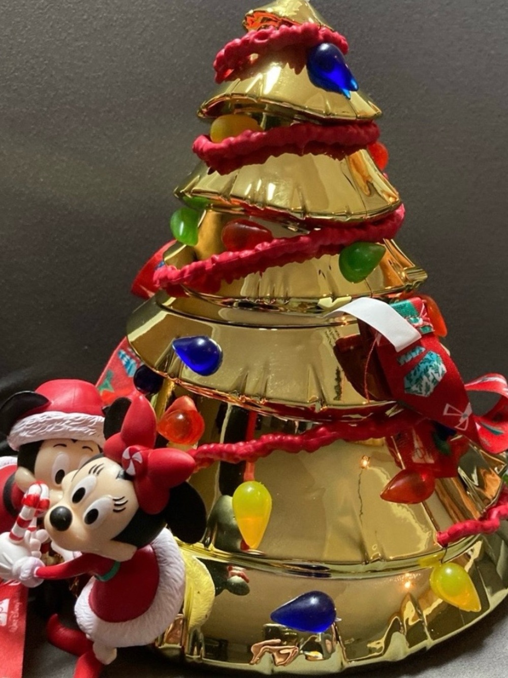Disneyland Light up Christmas 🎄 Tree
